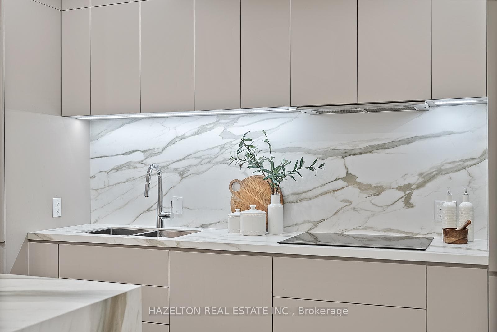 102 Bloor Street Unit 1209 photo 9