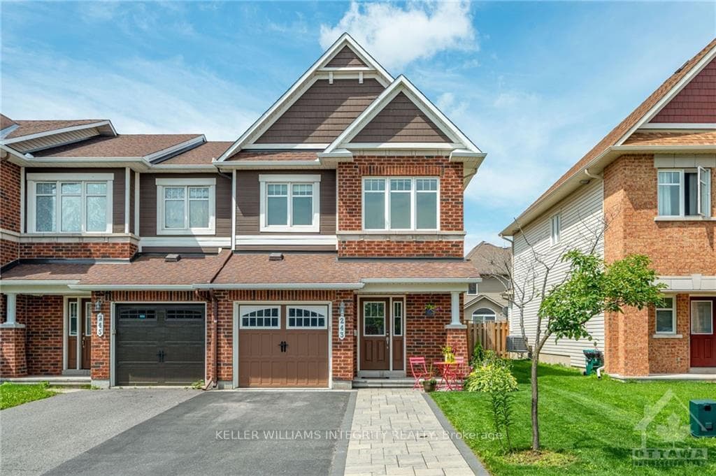 243 SILVERMOON Crescent photo 1