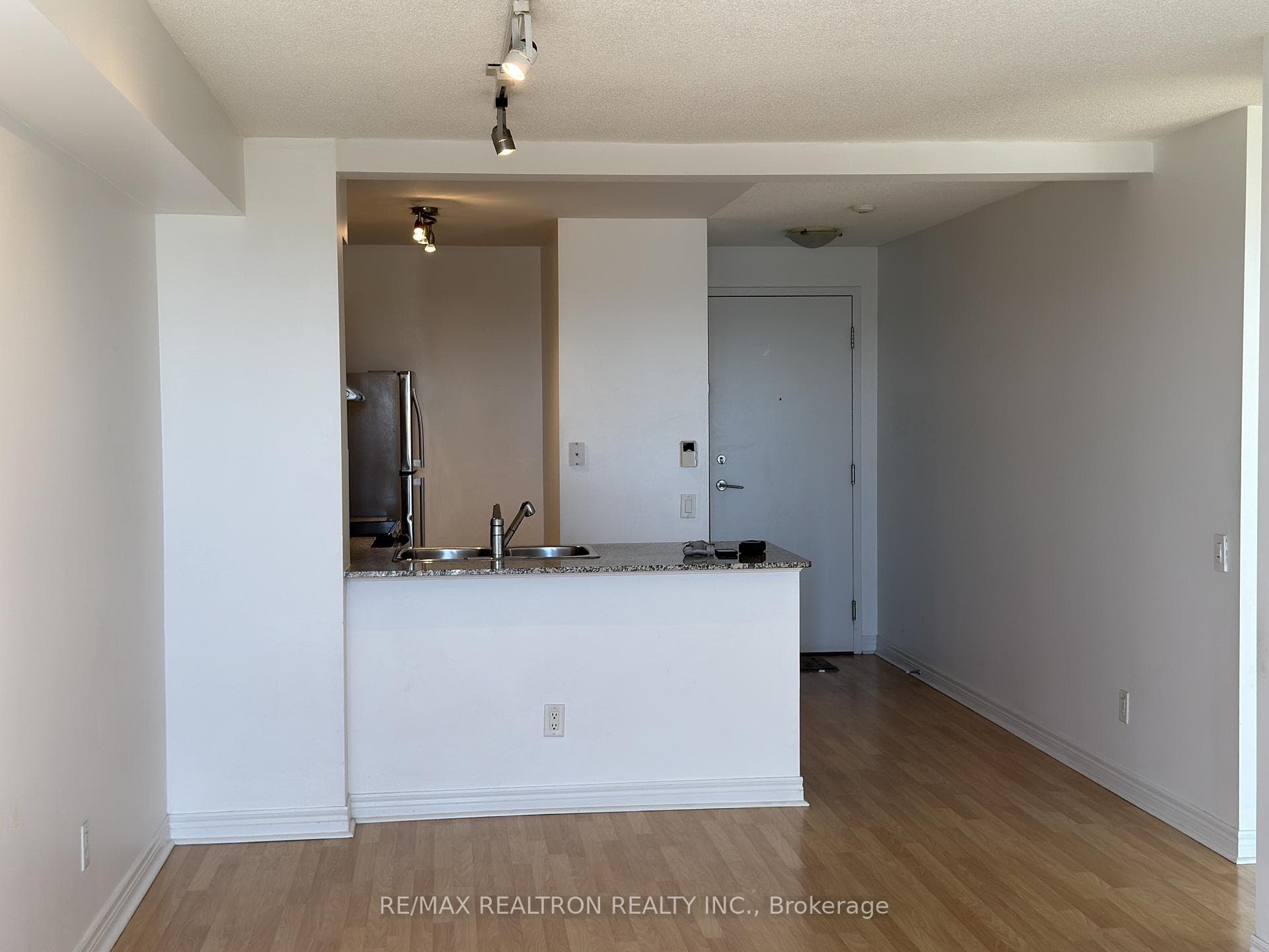 83 Borough Drive Unit 1601 photo 4