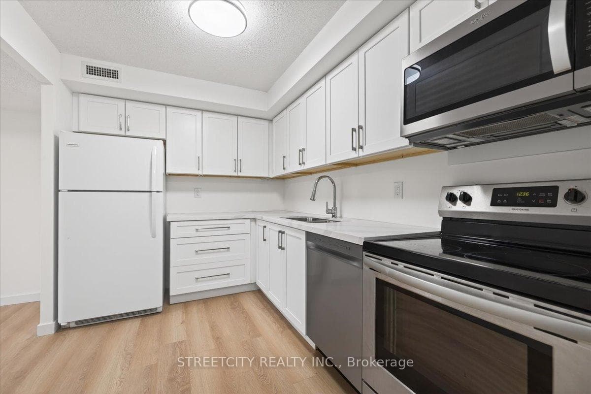 521 Riverside Drive Unit 301 photo 15
