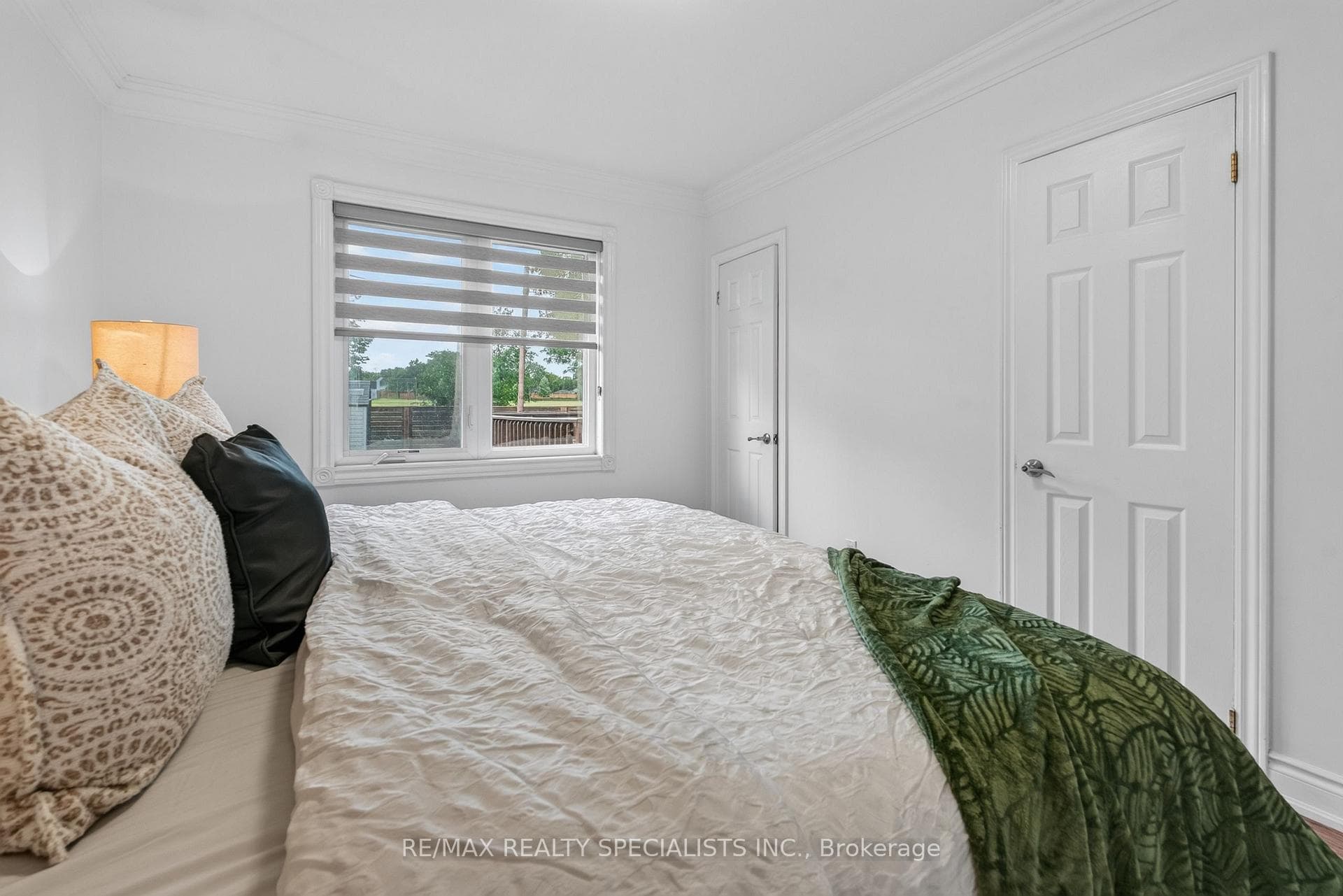 94 Eringate Drive photo 20