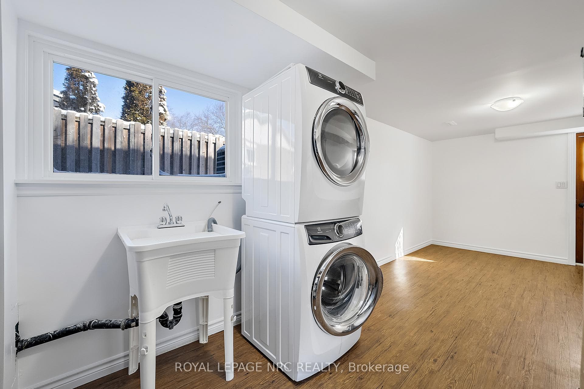 930 Ferndale Avenue photo 30