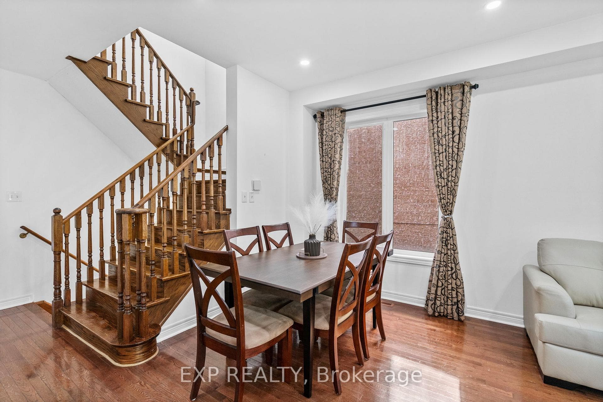 71 Pillar Rock Crescent photo 6