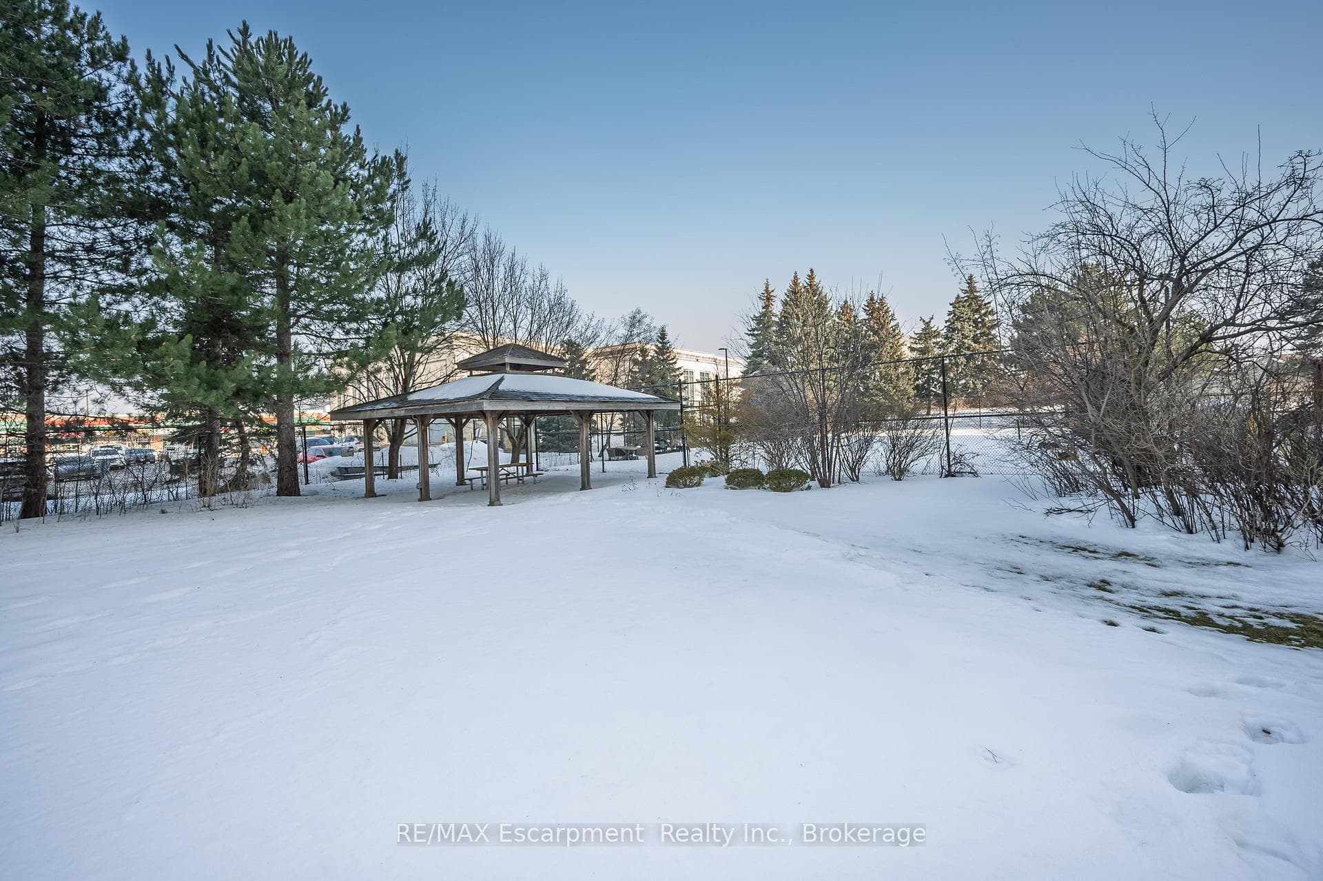 20 Cherrytree Drive Unit 809 photo 38