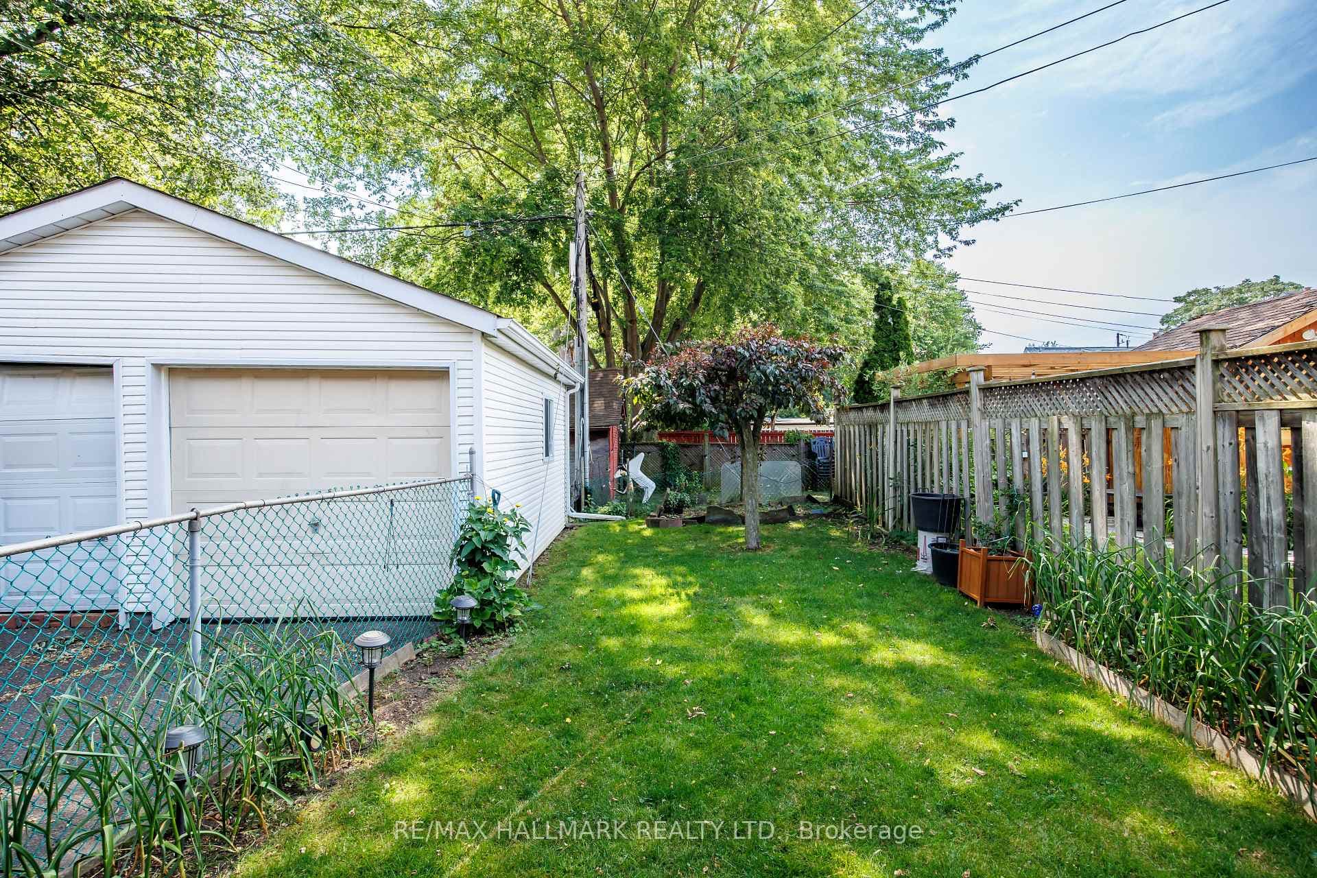 236 Dewhurst Boulevard photo 32