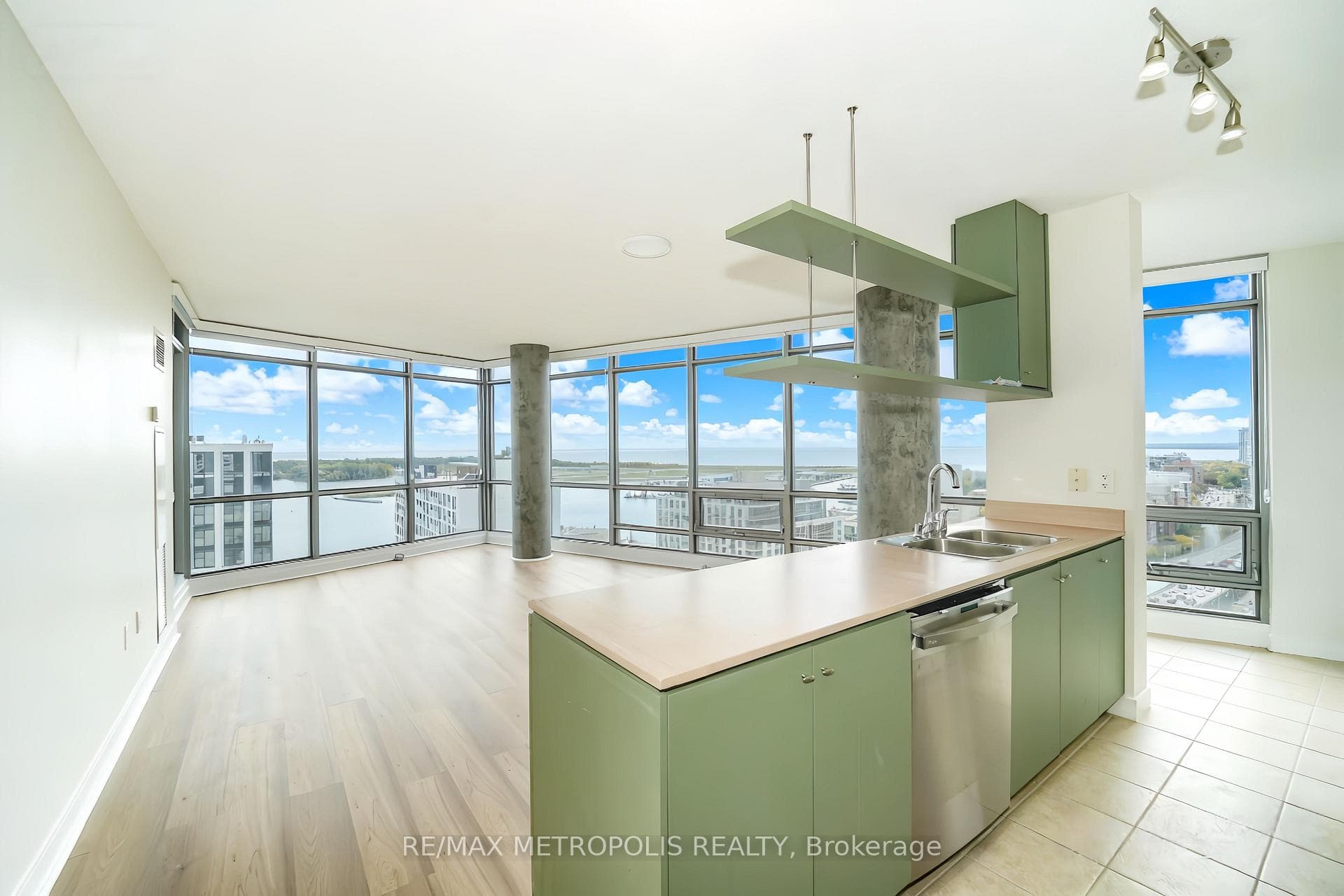 5 Mariner Terrace Unit 2503 photo 6