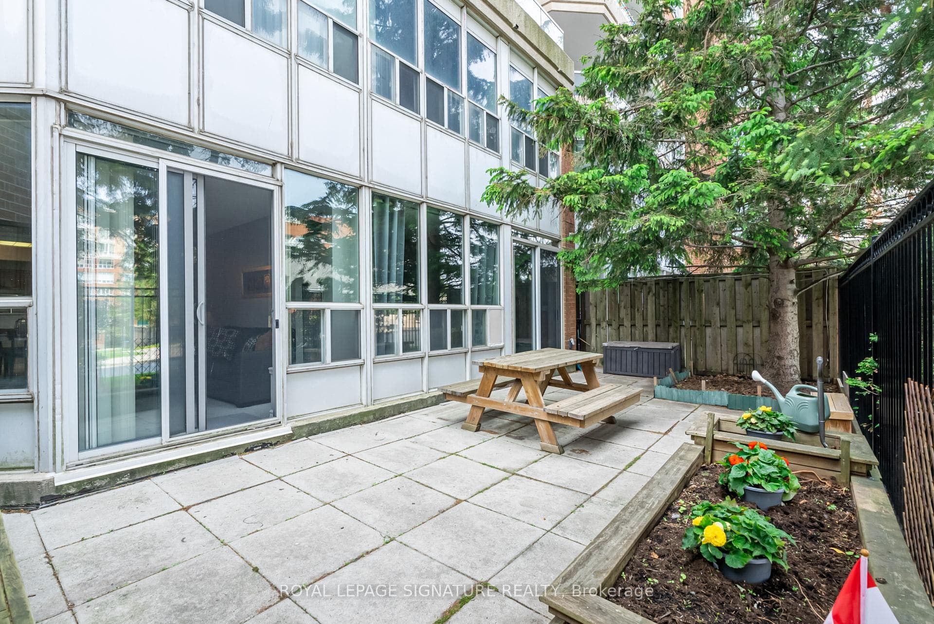 400 McLevin Avenue Unit 102 photo 22