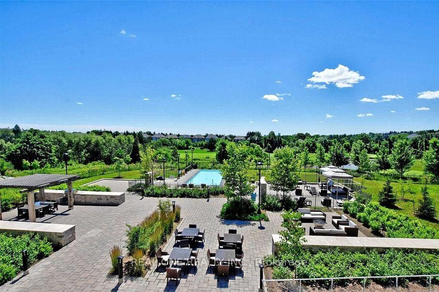15 Stollery Pond Crescent Unit 612 photo 39