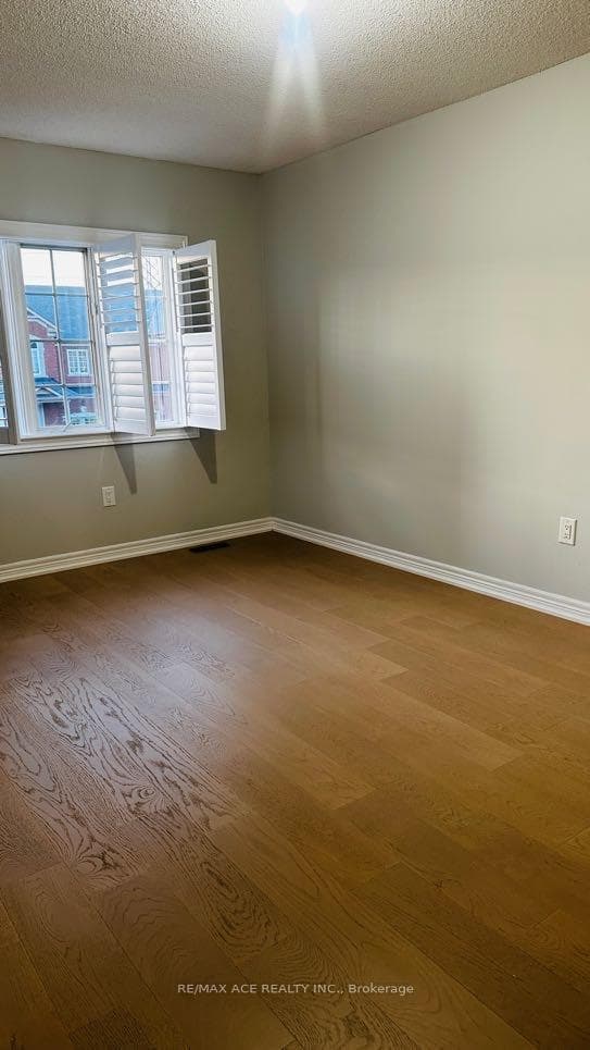 99 Atherton Avenue photo 31
