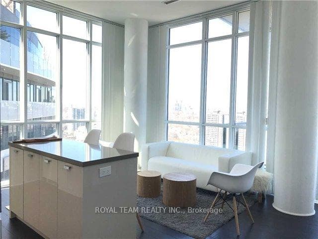 32 Davenport Road Unit 2502 photo 8