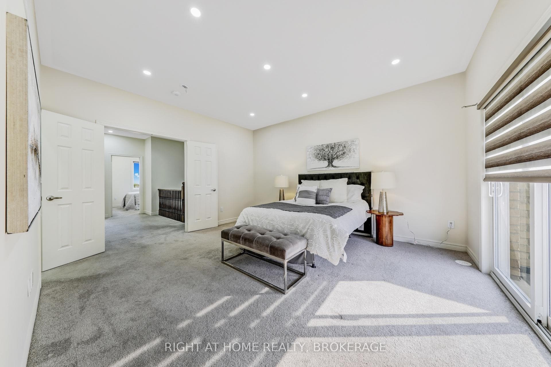 503 Dundas Street photo 21