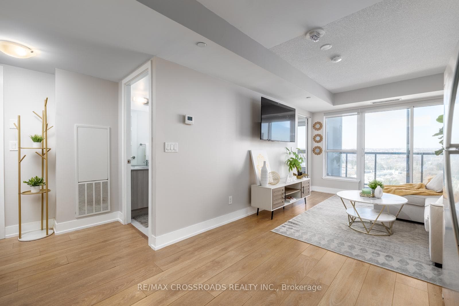 1255 Bayly Street Unit 1810 photo 14