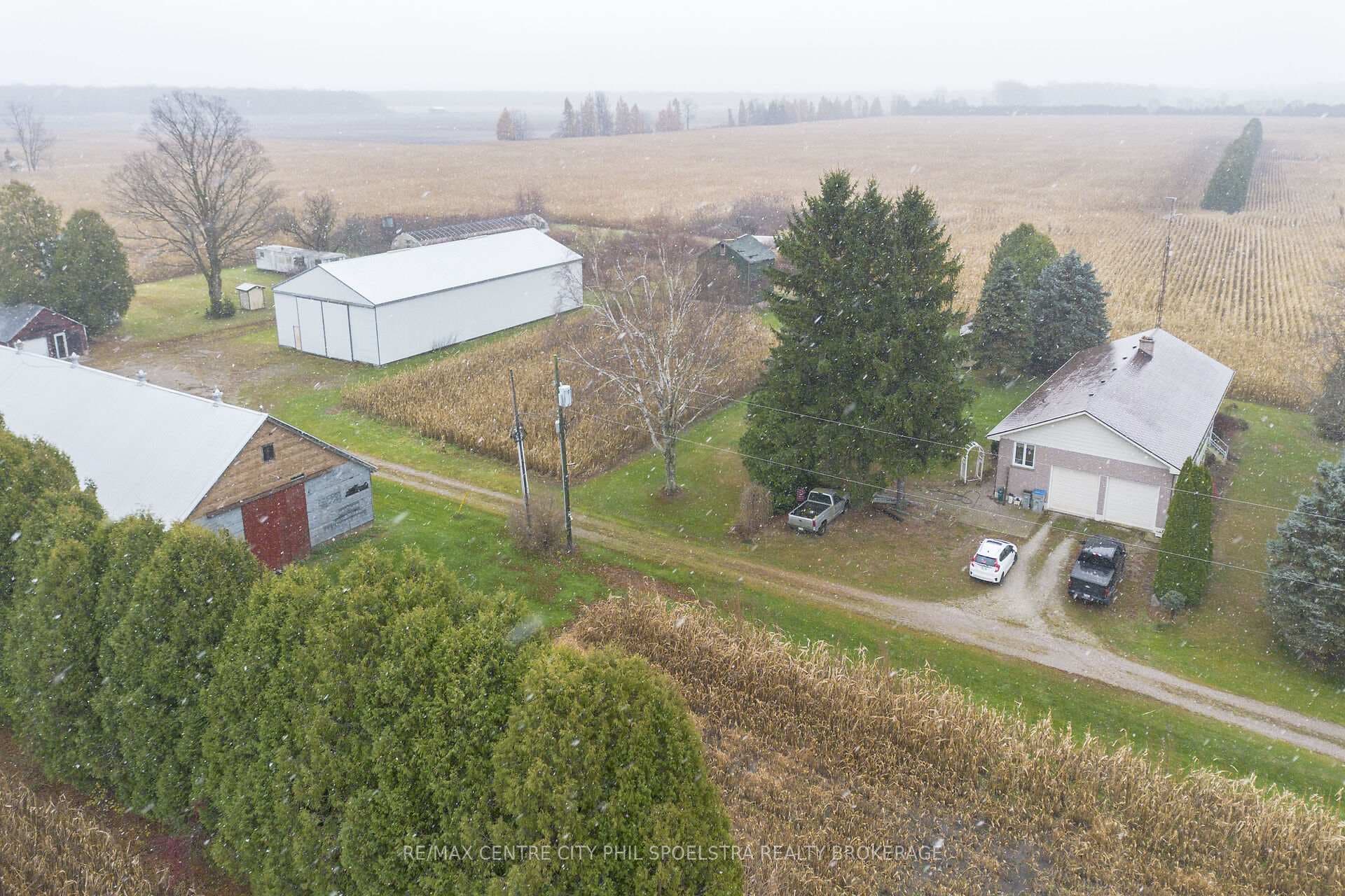 714 McCready Road photo 3