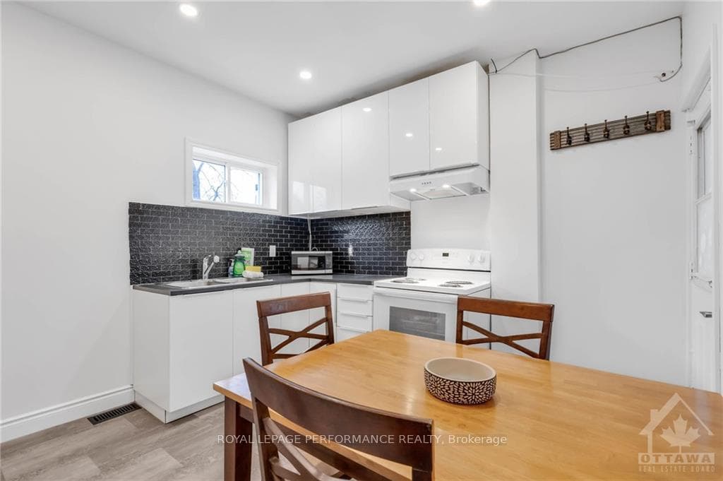 123 PAMILLA Street Unit 4 photo 5