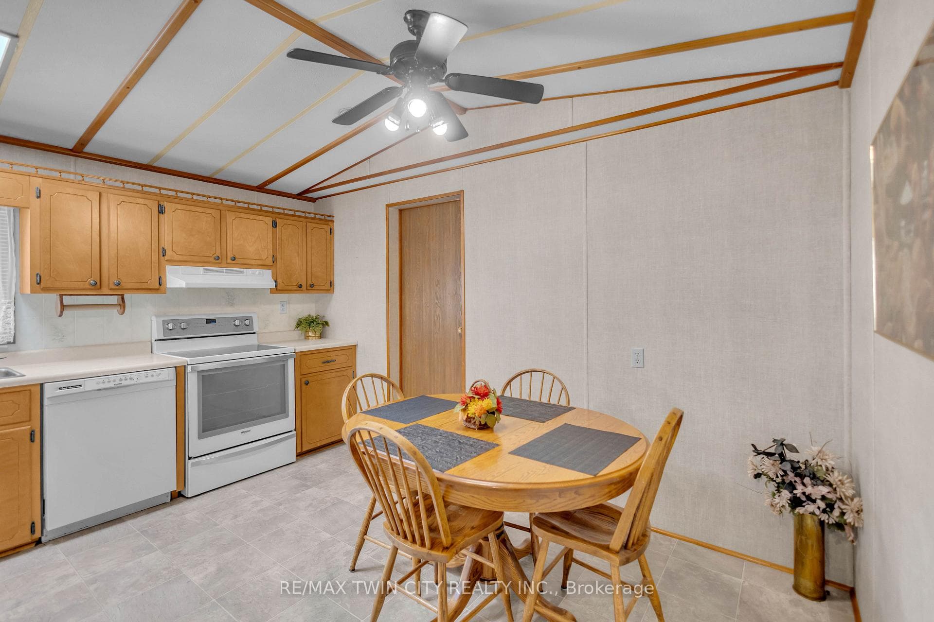 673 Brant Waterloo Road Unit 505 photo 6