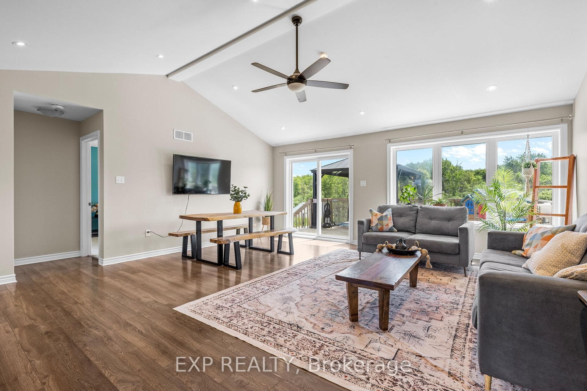 4153 Roger Stevens Drive photo 11