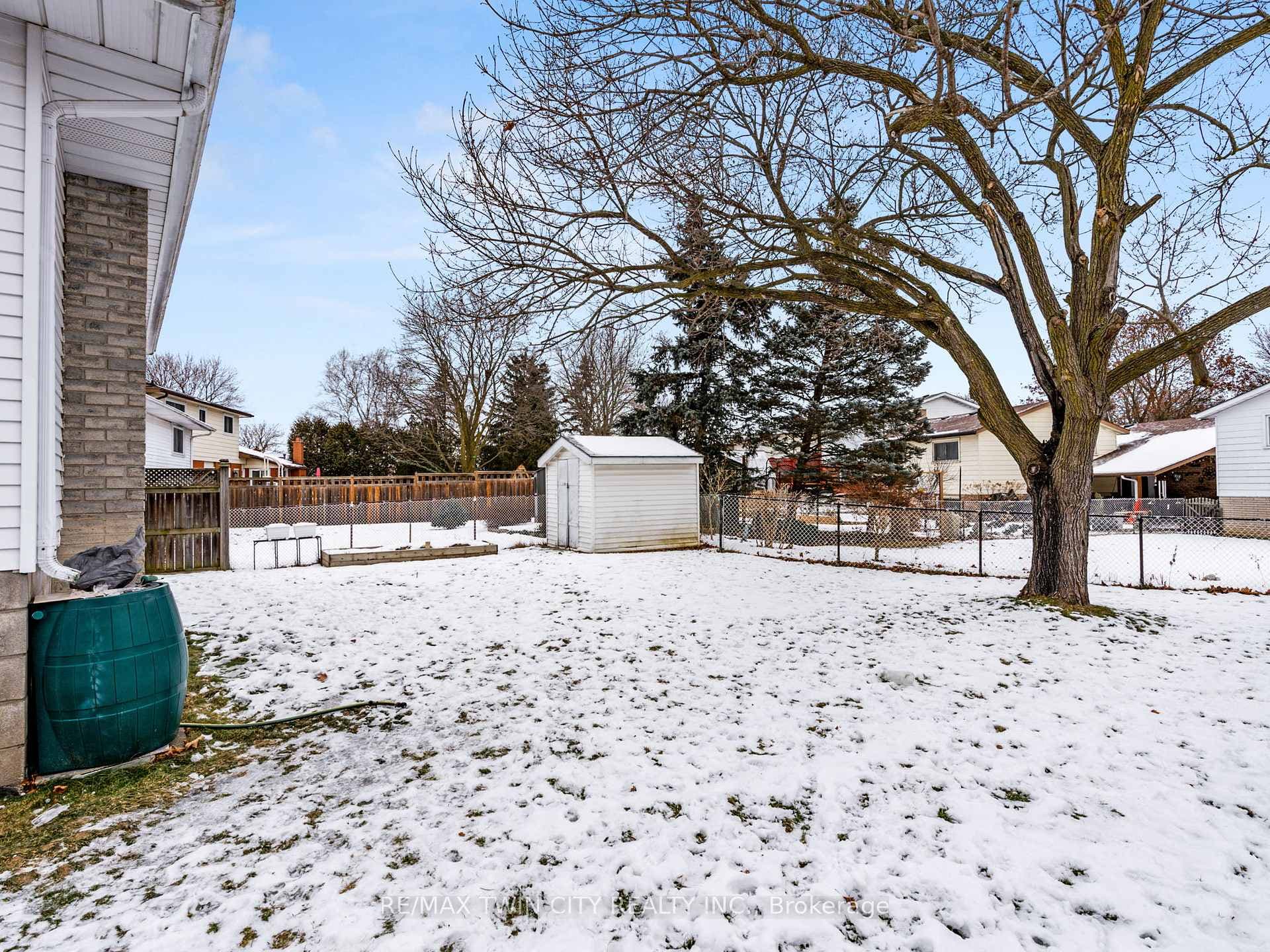 114 Greenfield Road photo 40