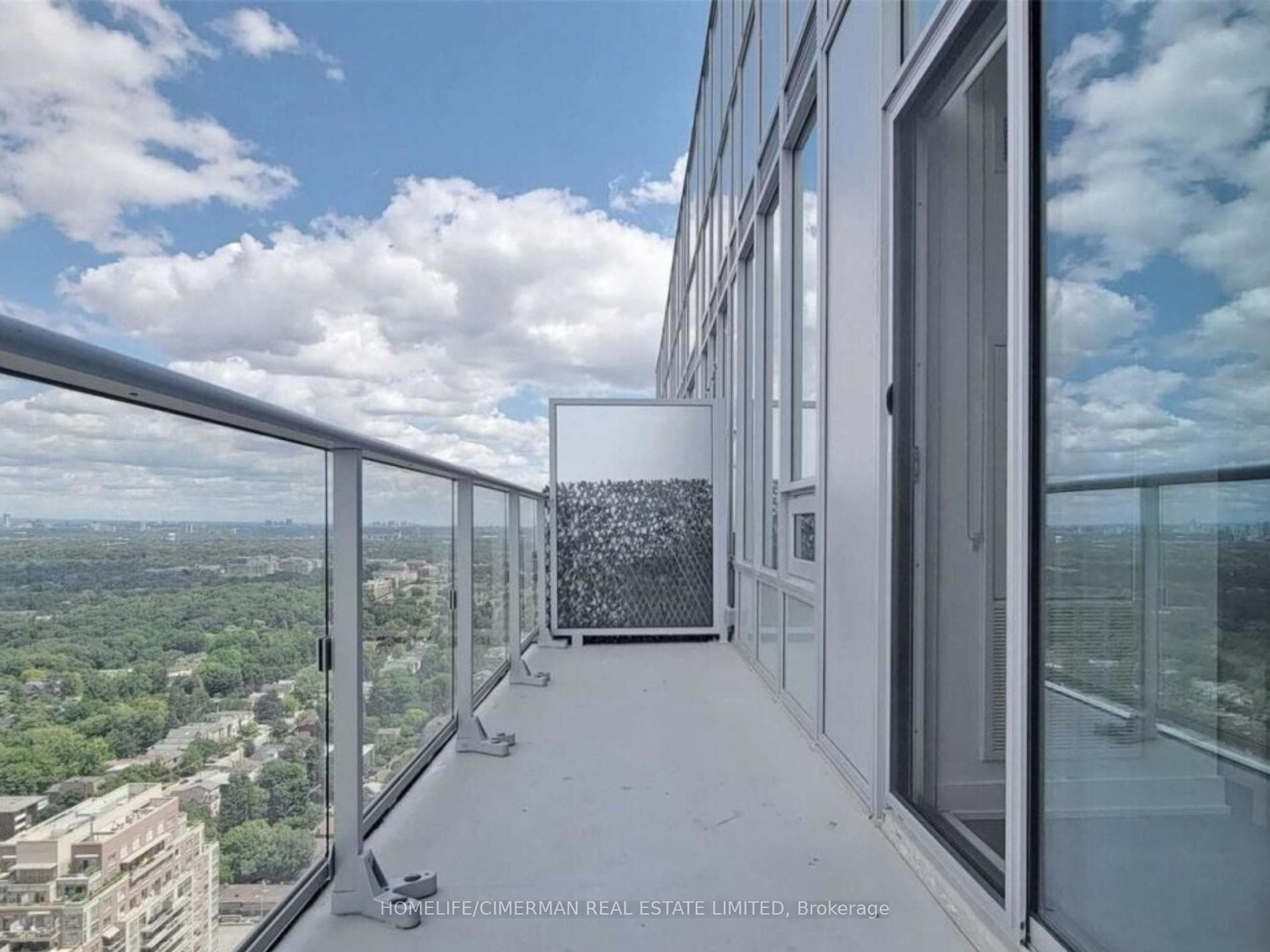 99 Broadway Avenue Unit PH12 photo 35