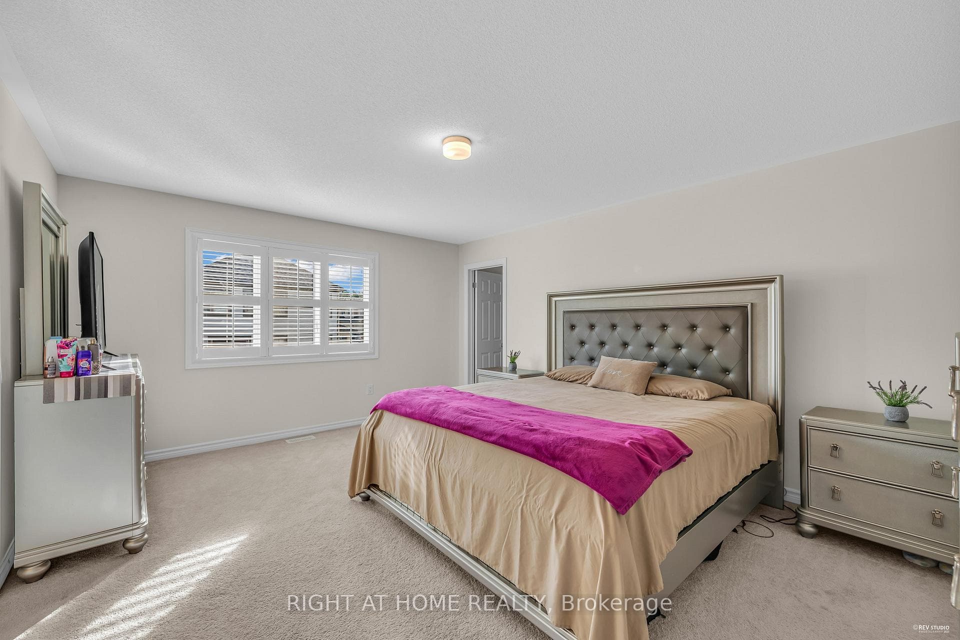130 McFarlane Crescent photo 17