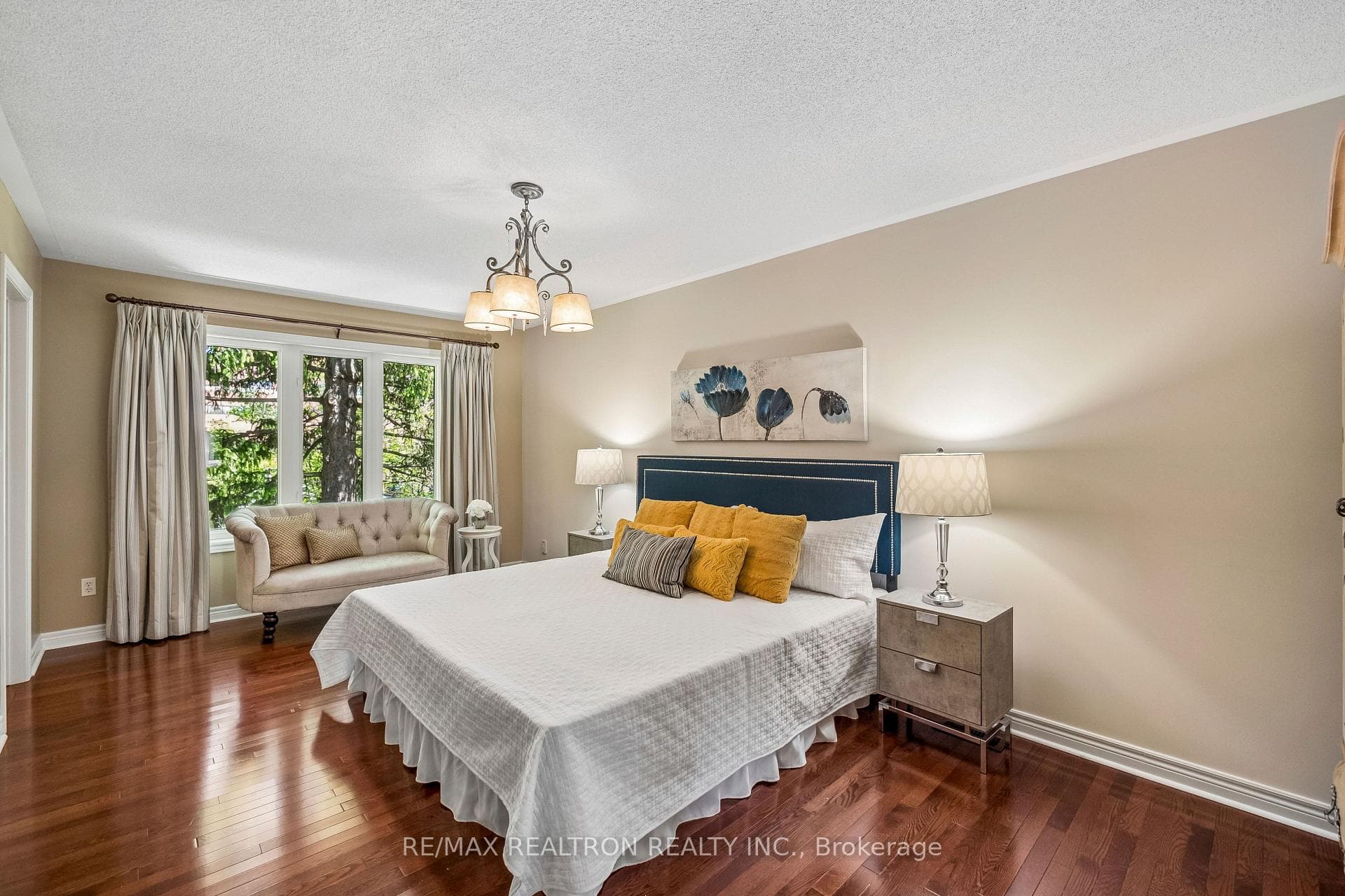 272 Tom Taylor Crescent photo 14