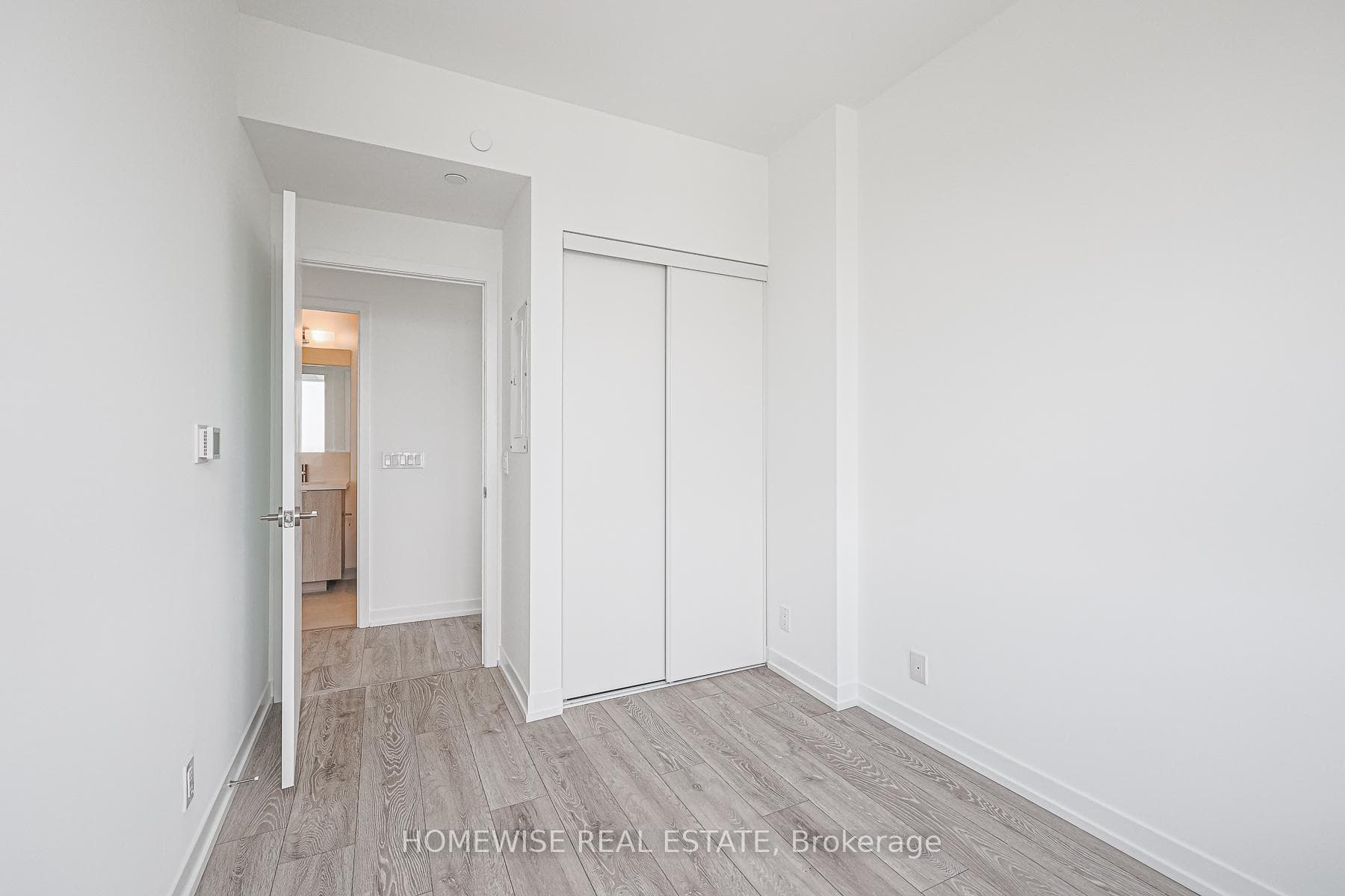 2020 Bathurst Street Unit 1605 photo 10