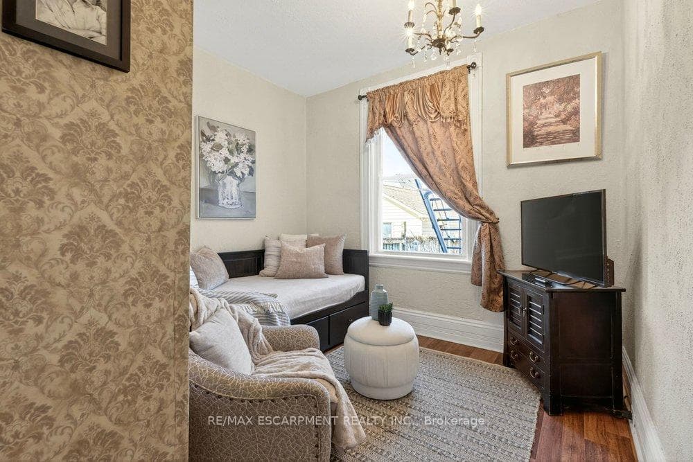 49 Cheever Street photo 12