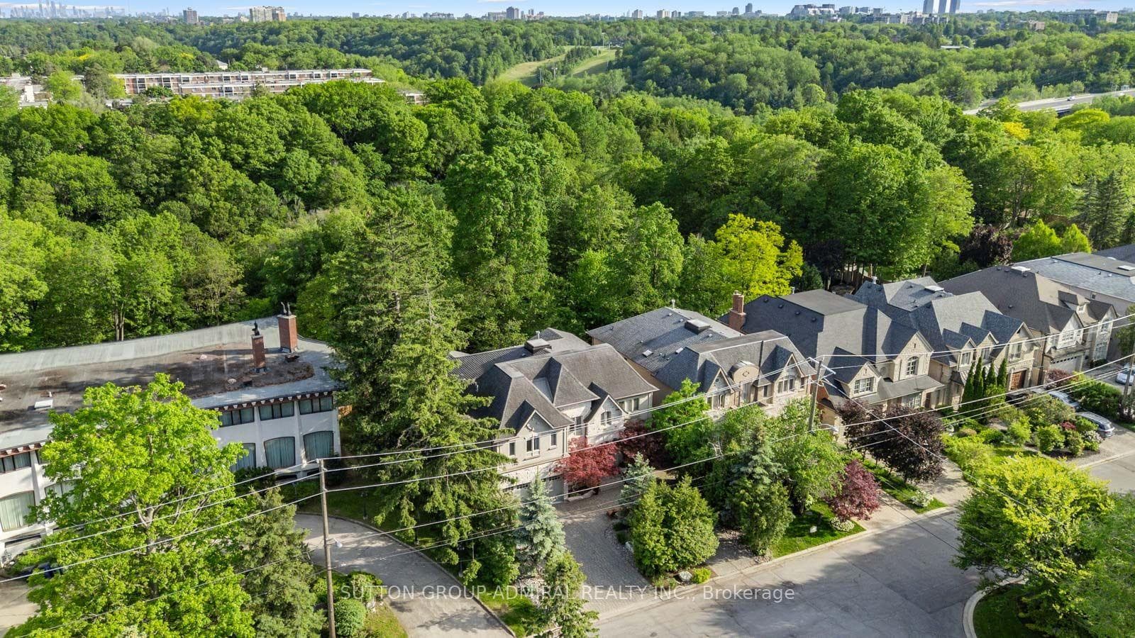 35 Wentworth Avenue photo 46