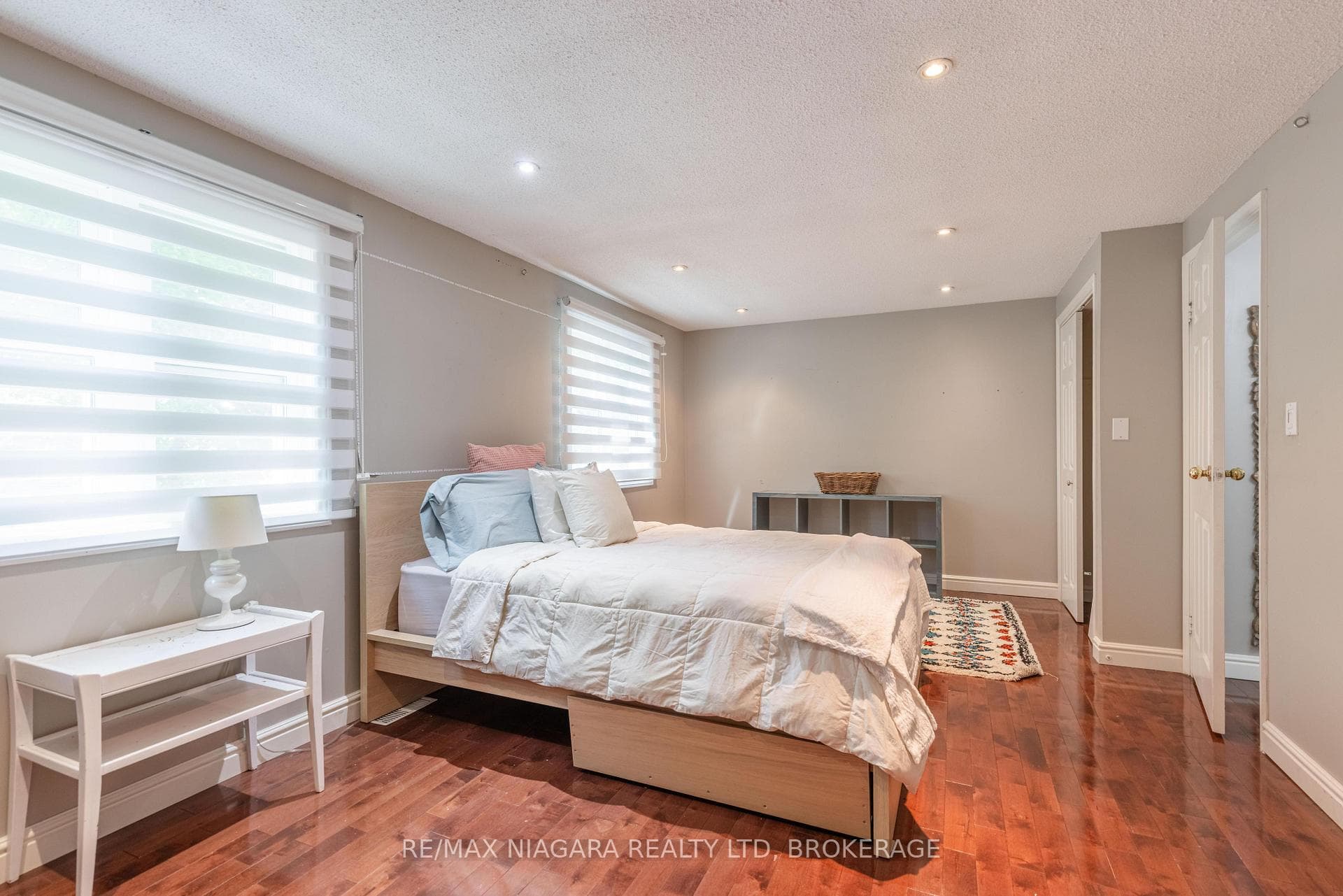 8229 Rideau Street photo 14