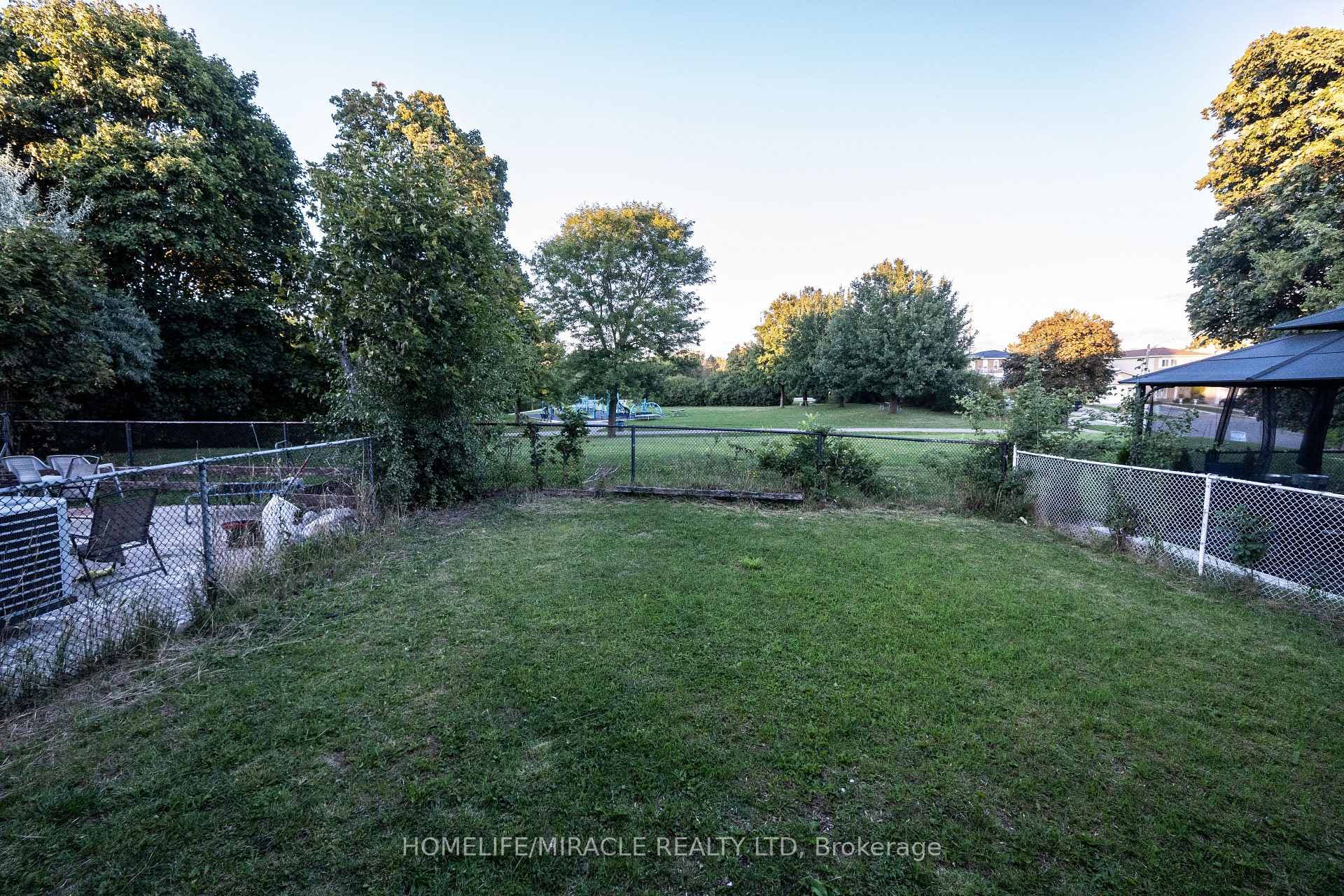 60 Denlow Drive photo 41
