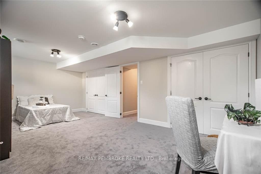 1006 BEATTY Crescent photo 24