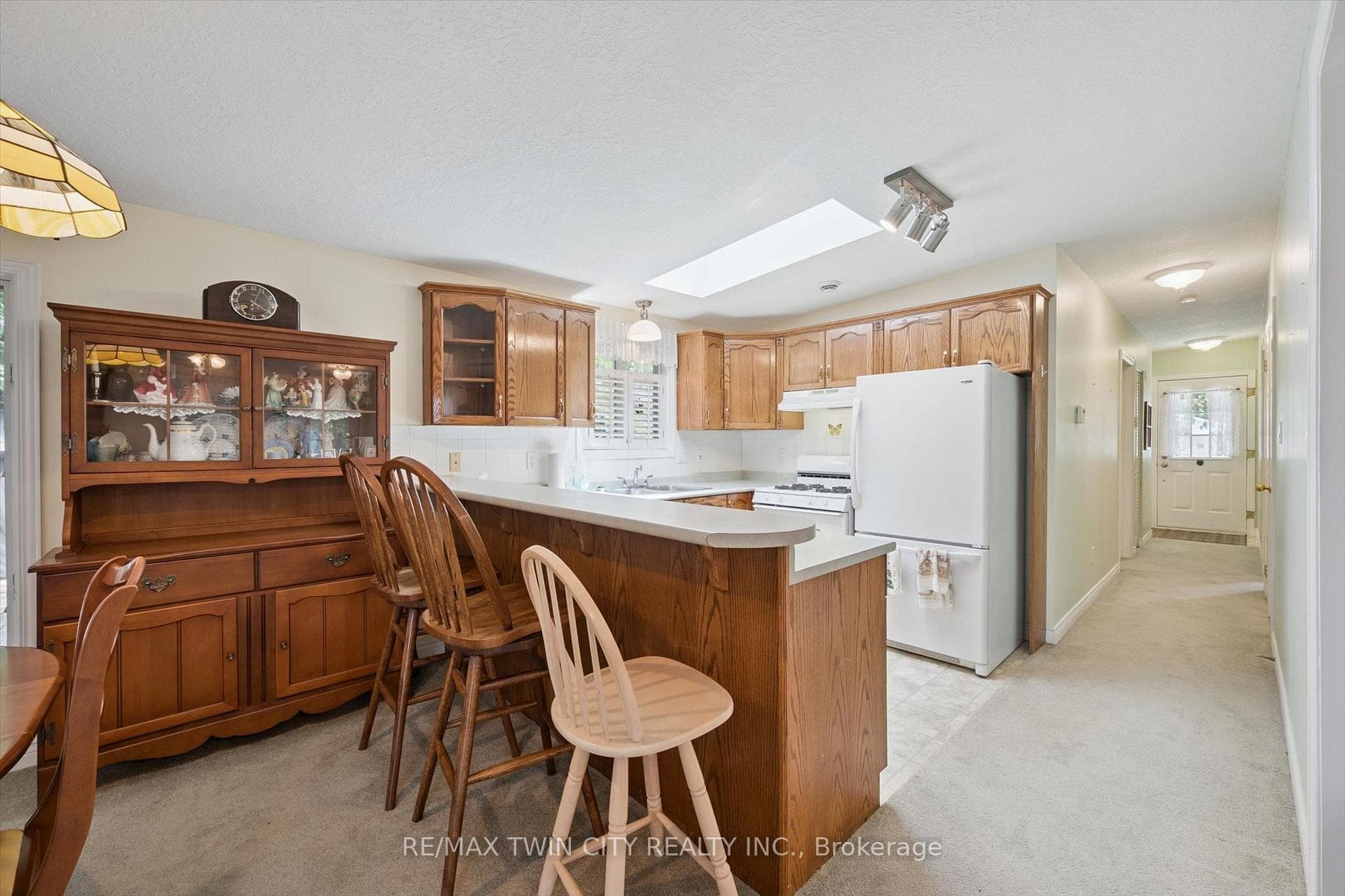 4 Spruce Avenue photo 5