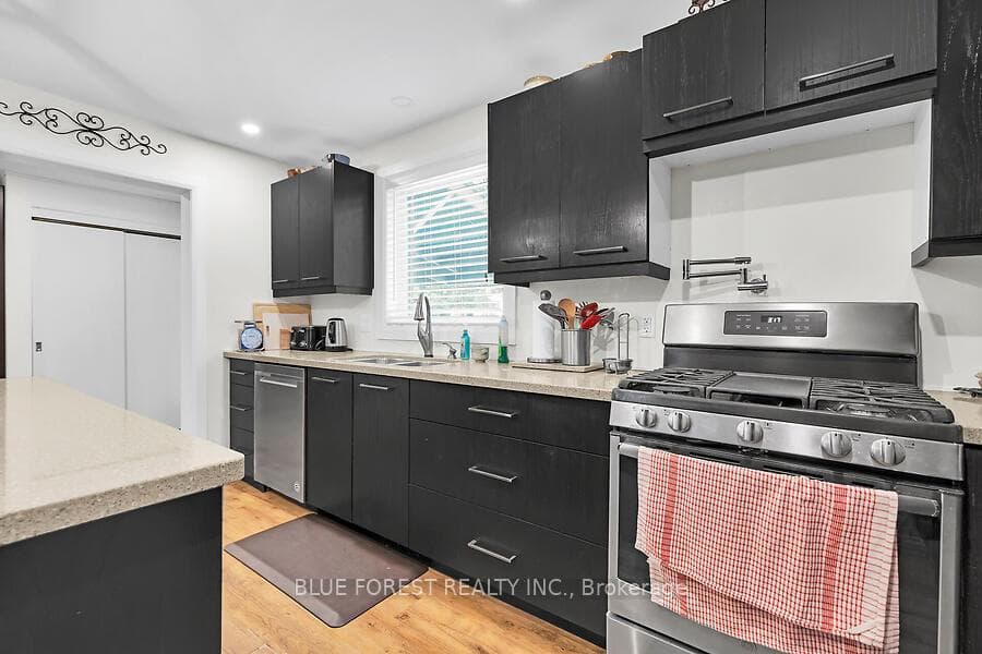 221 Nancy Street photo 16
