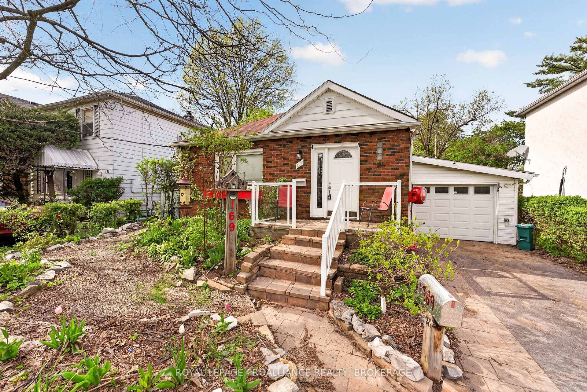 169 Carruthers Avenue photo 3