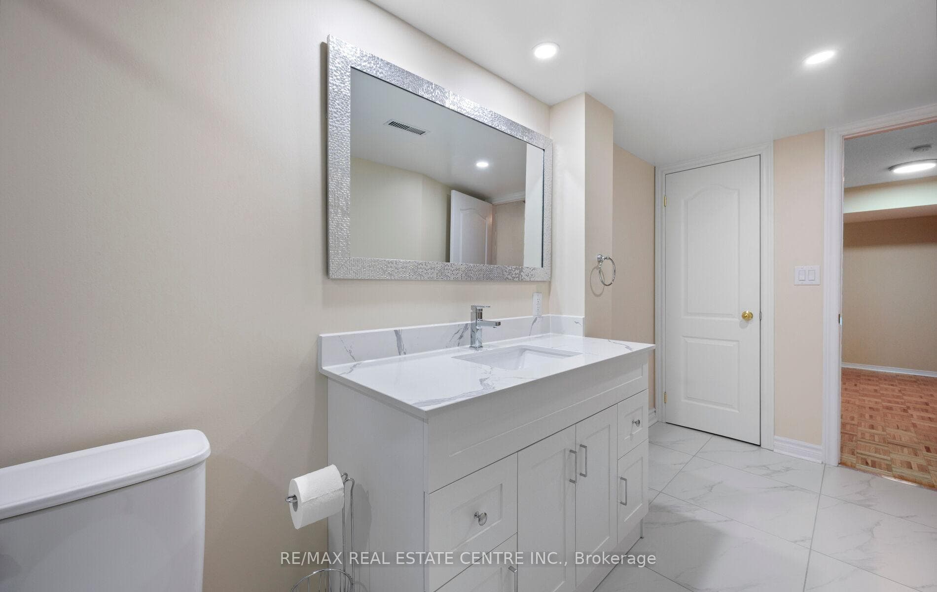 5030 Heatherleigh Avenue Unit 150 photo 46