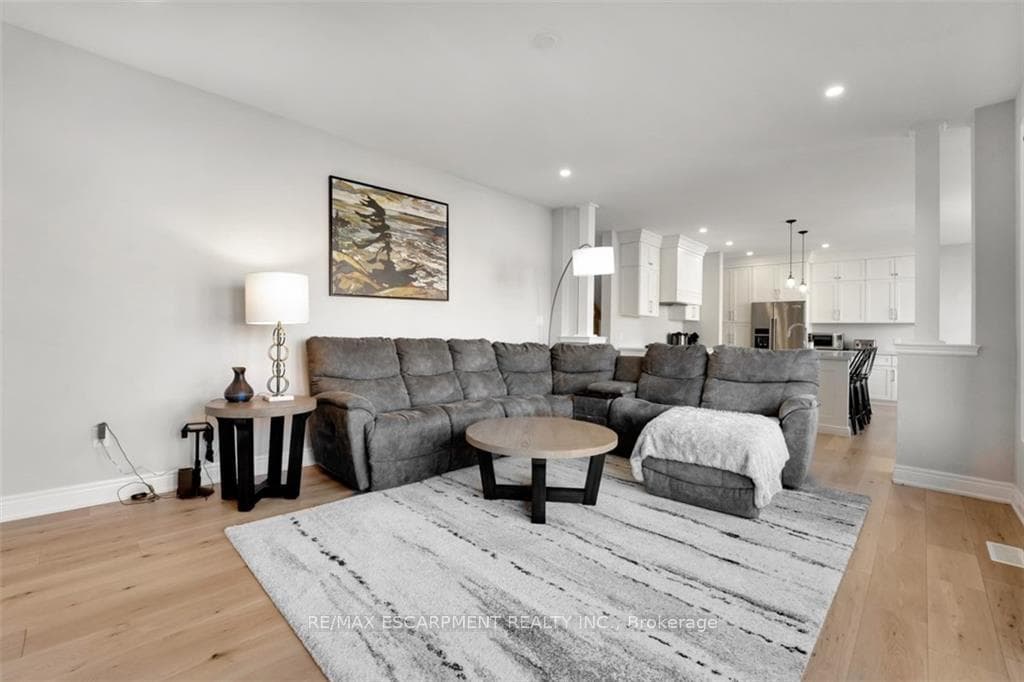 7 Lightfeather Place photo 13
