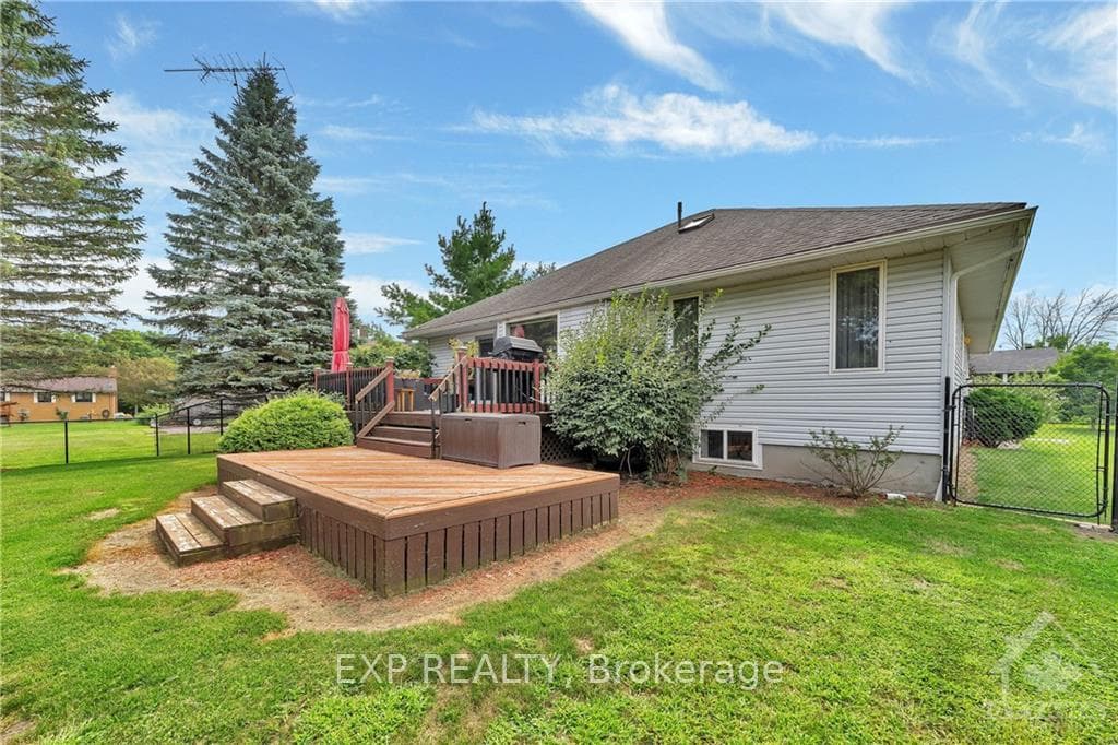 3 FAIRHOLME Drive photo 27