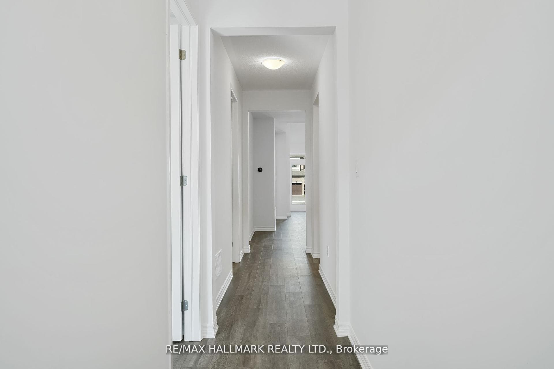 700 Sargeant Place photo 6