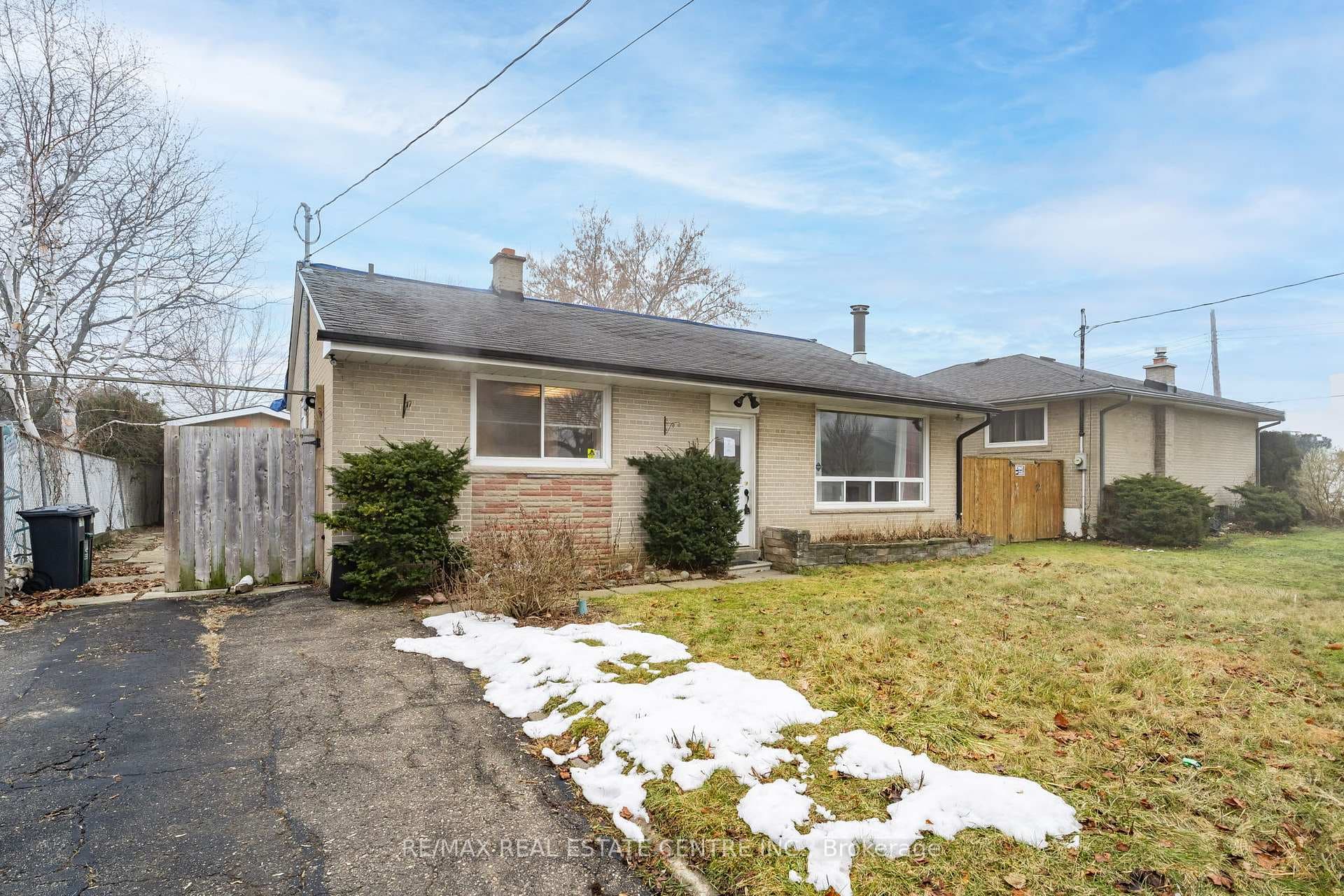 76 Raylawn Crescent photo 4