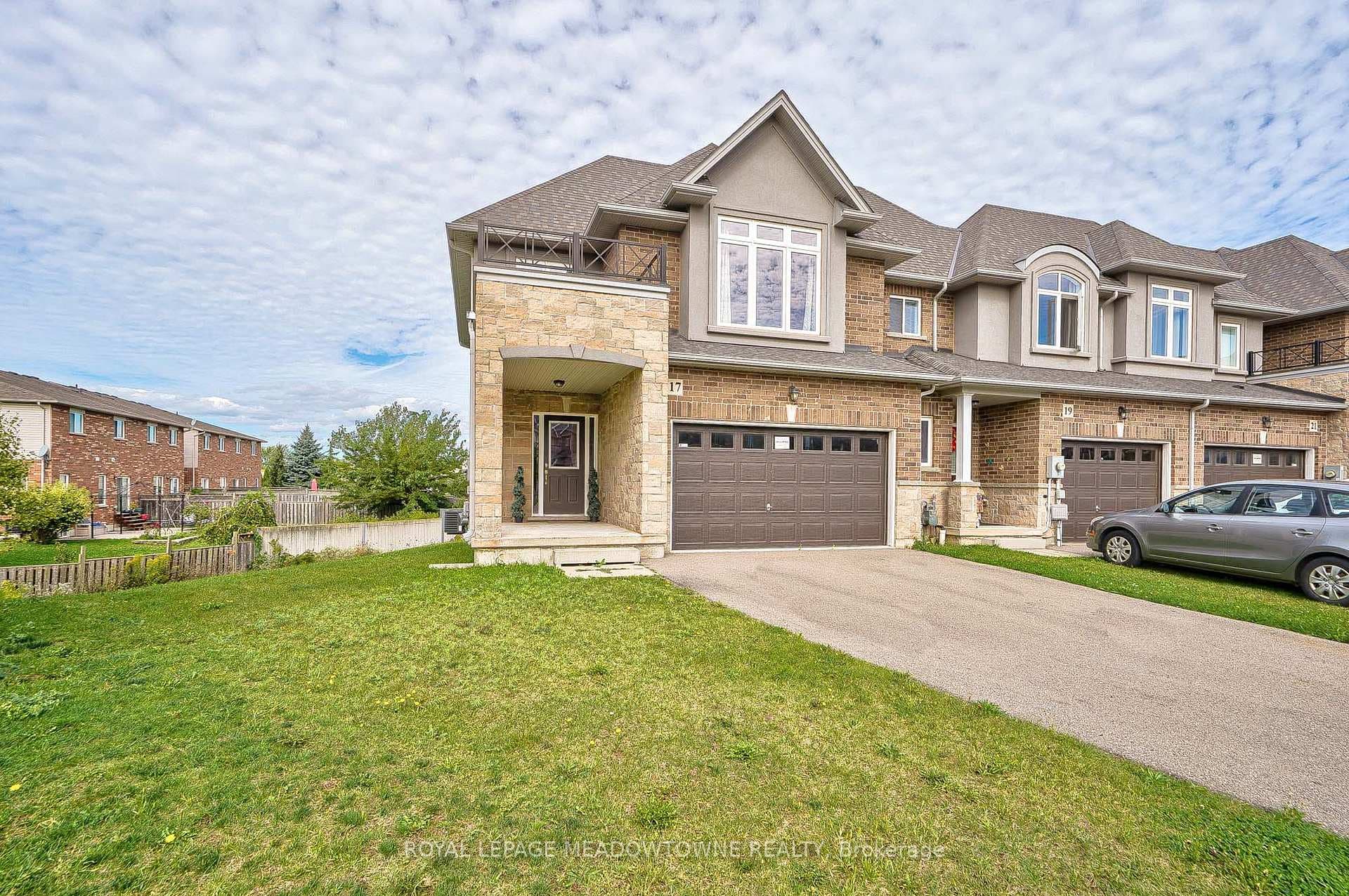 17 Pinot Crescent photo 3