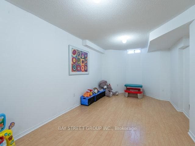 133 Bridlepath Street photo 6