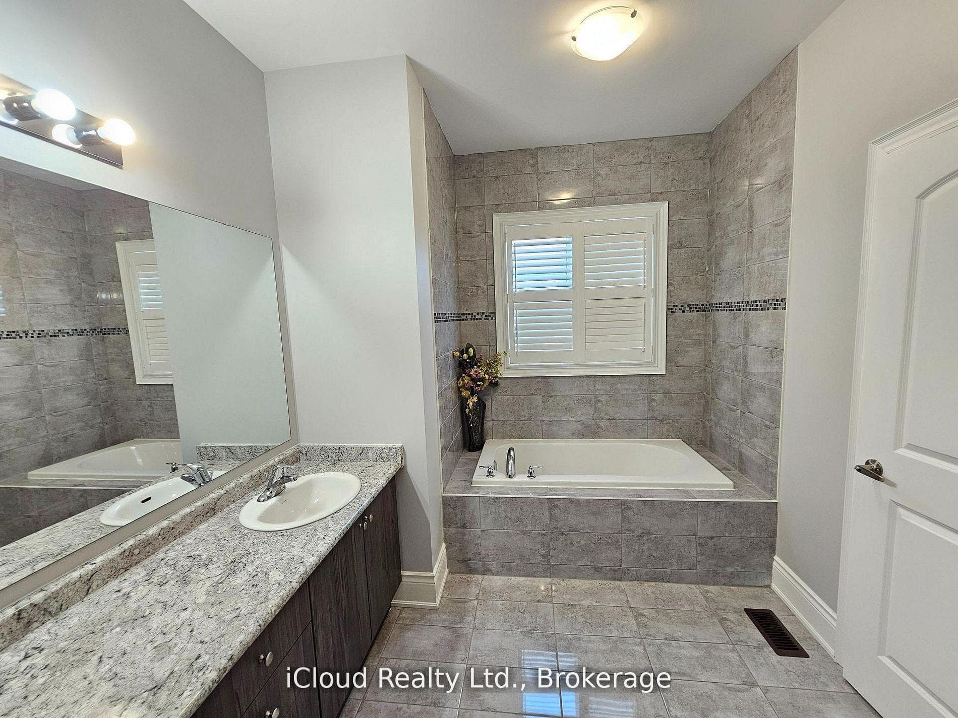 227 Humphrey Street photo 26