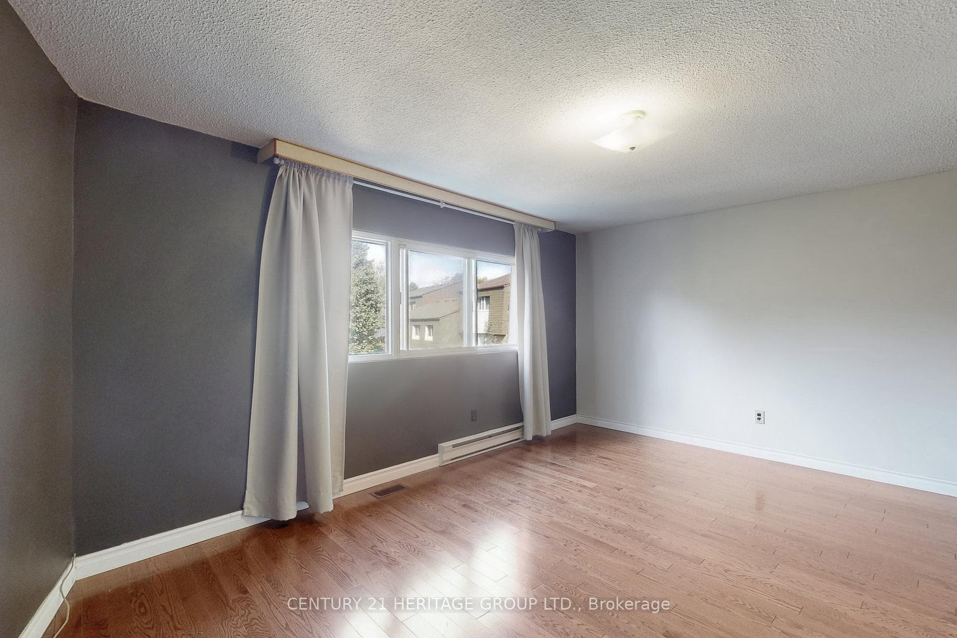 32 Jenny Wrenway N/A photo 15