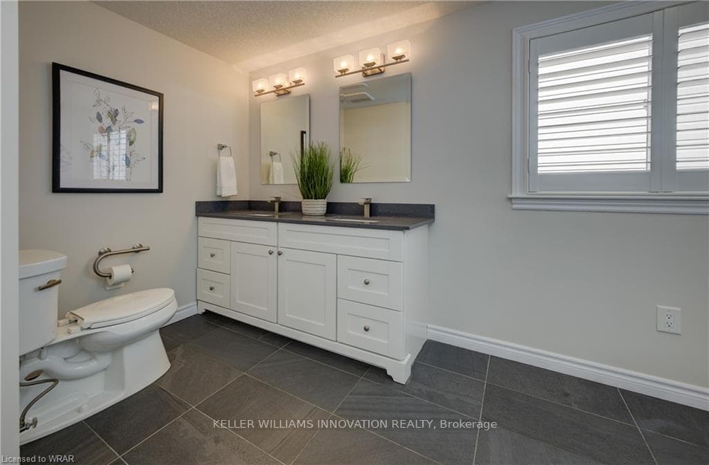 Primary ensuite 4pc, walk in shower, duel sinks