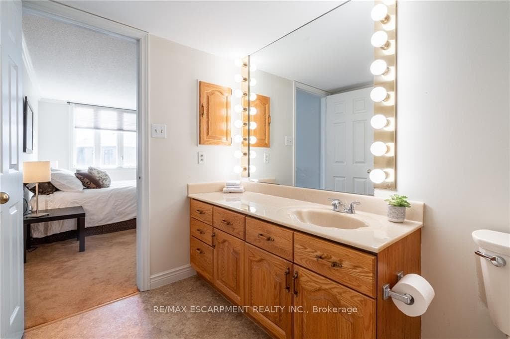 150 Wilson Street Unit 305 photo 32