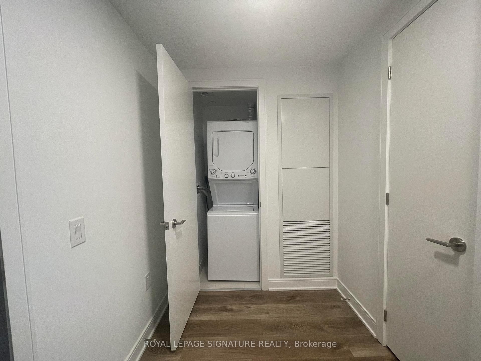 86 Dundas Street Unit 416 photo 5