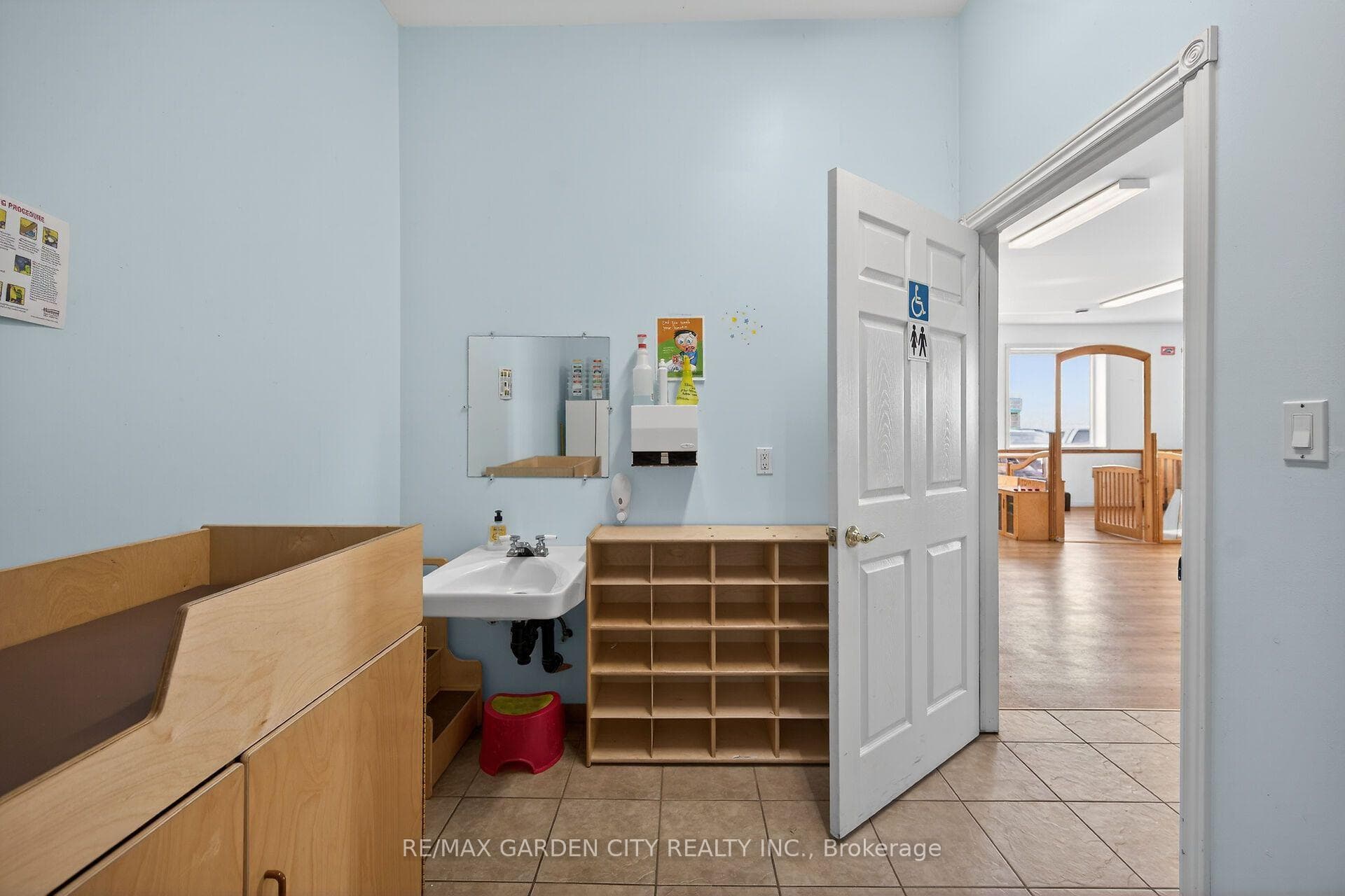 1140 Bay Street photo 34
