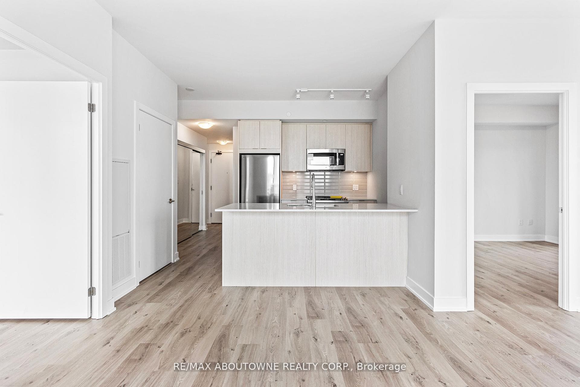 430 Square One Drive Unit 1003 photo 5