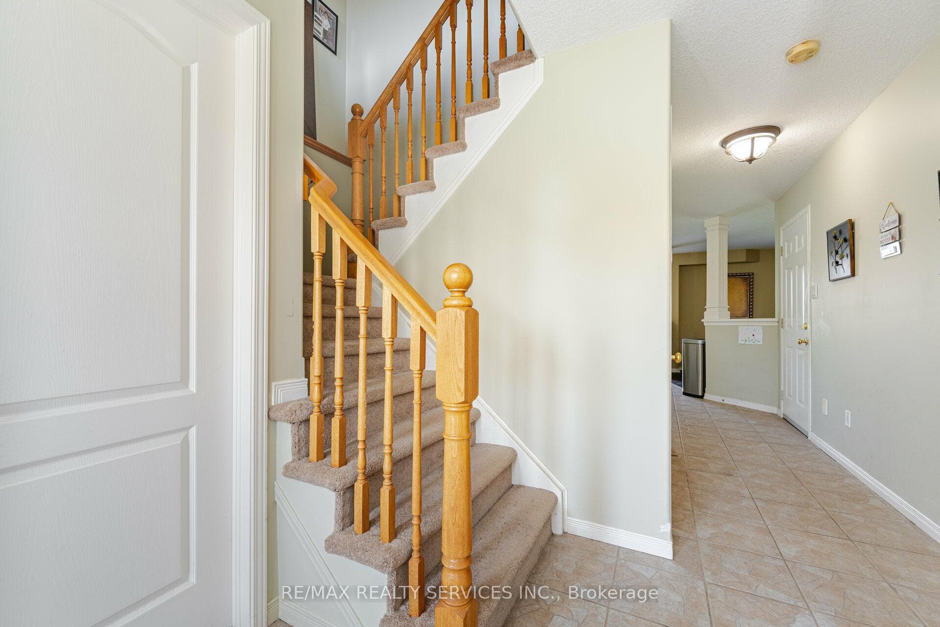 32 Chantler Road photo 11