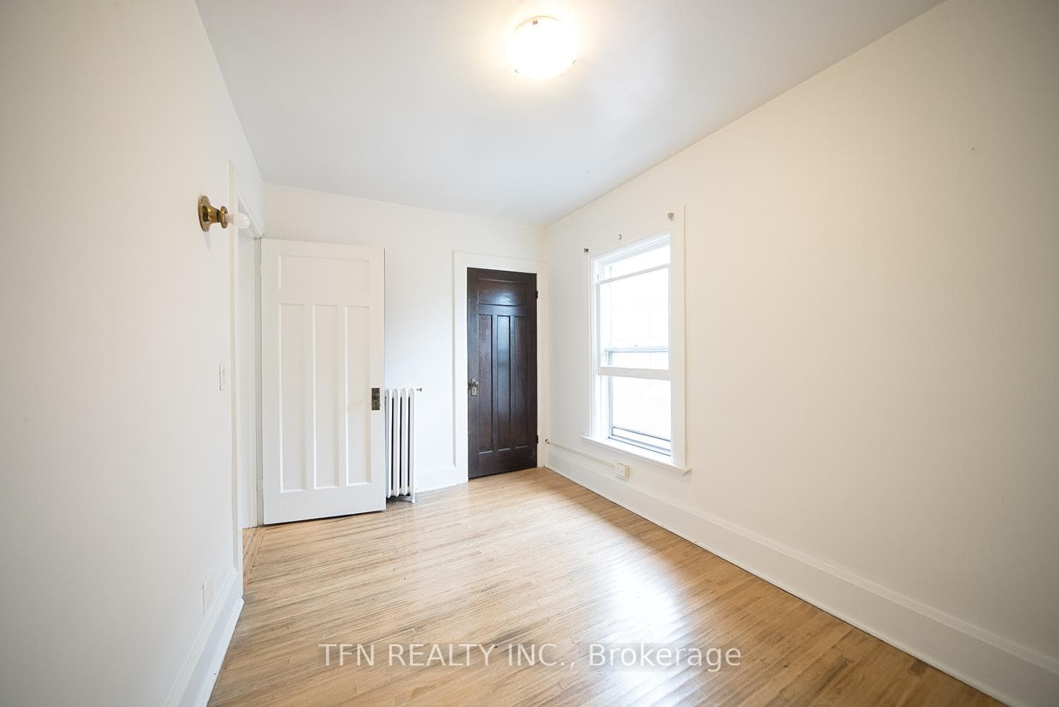 480 Colborne Street photo 44
