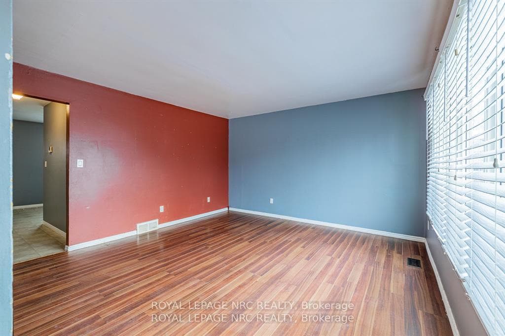 4215 Meadowvale Drive Unit 39 photo 4